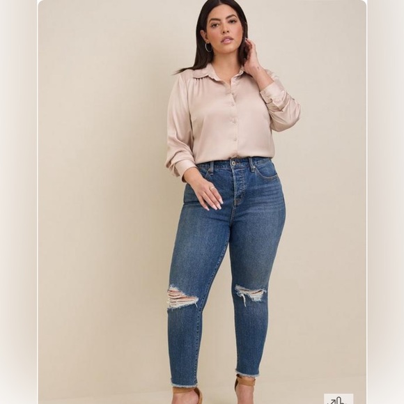 Torrid Madison Crepe De Chine Button-Front Long Sleeve Shirt - Picture 9 of 9